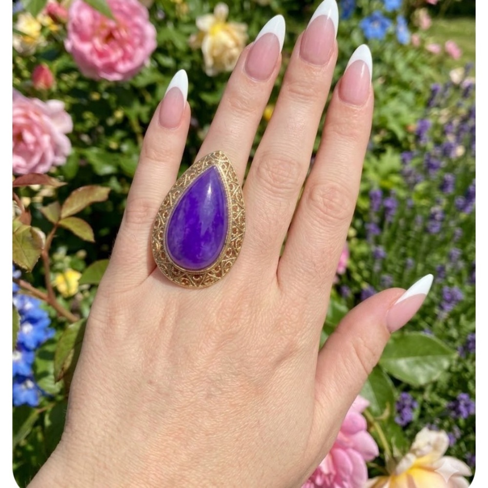 HUGE Elegant Gold and Purple Jade Teardrop 14k Solid Gold cocktail Ring, size 8